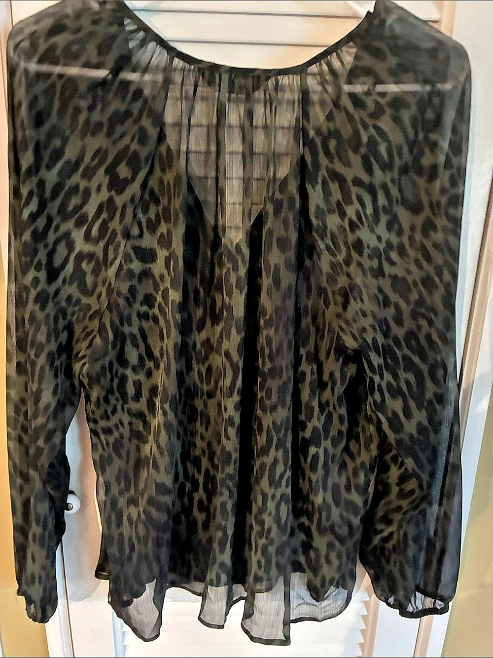 Simply Vera Wang Leopard Print Sheer Blouse in Black & Green Size Large Camisole